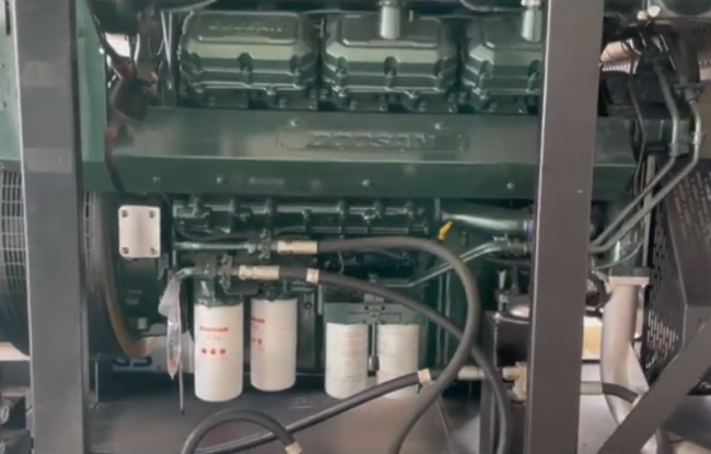 Máy phát điện Doosan 900kVA model DP222CC